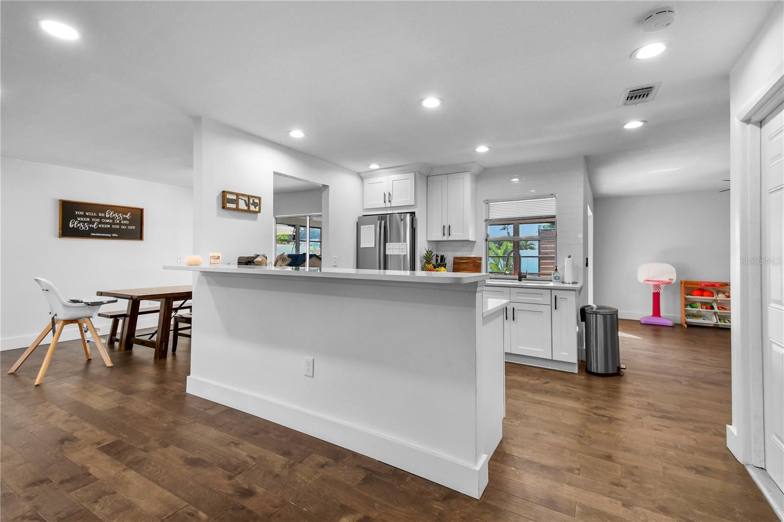 Image 16 of 64 For 7304 Claries Drive