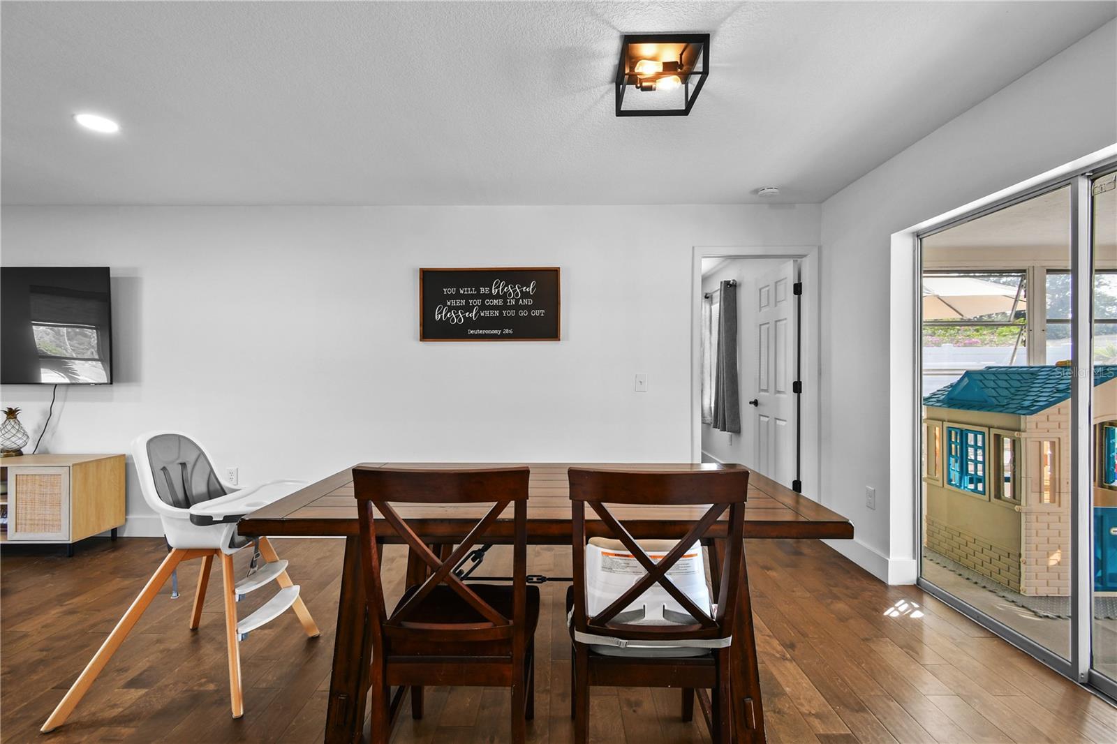 Image 23 of 64 For 7304 Claries Drive