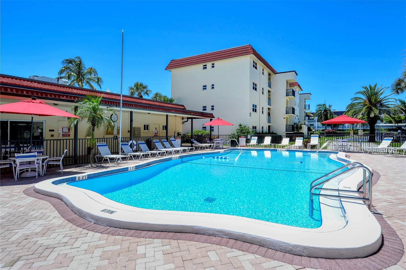 Image 25 of 53 For 925 Beach Road 311