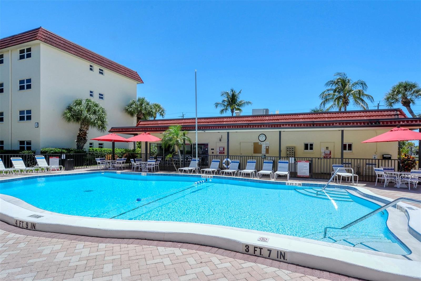 Image 26 of 53 For 925 Beach Road 311