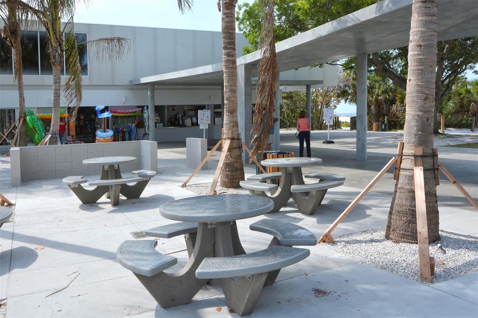 Image 43 of 53 For 925 Beach Road 311