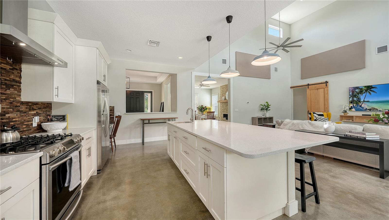 Image 17 of 58 For 1408 Oak Hammock Road