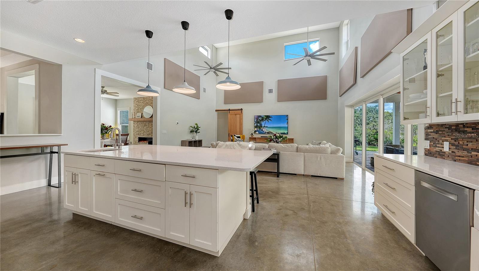 Image 18 of 58 For 1408 Oak Hammock Road