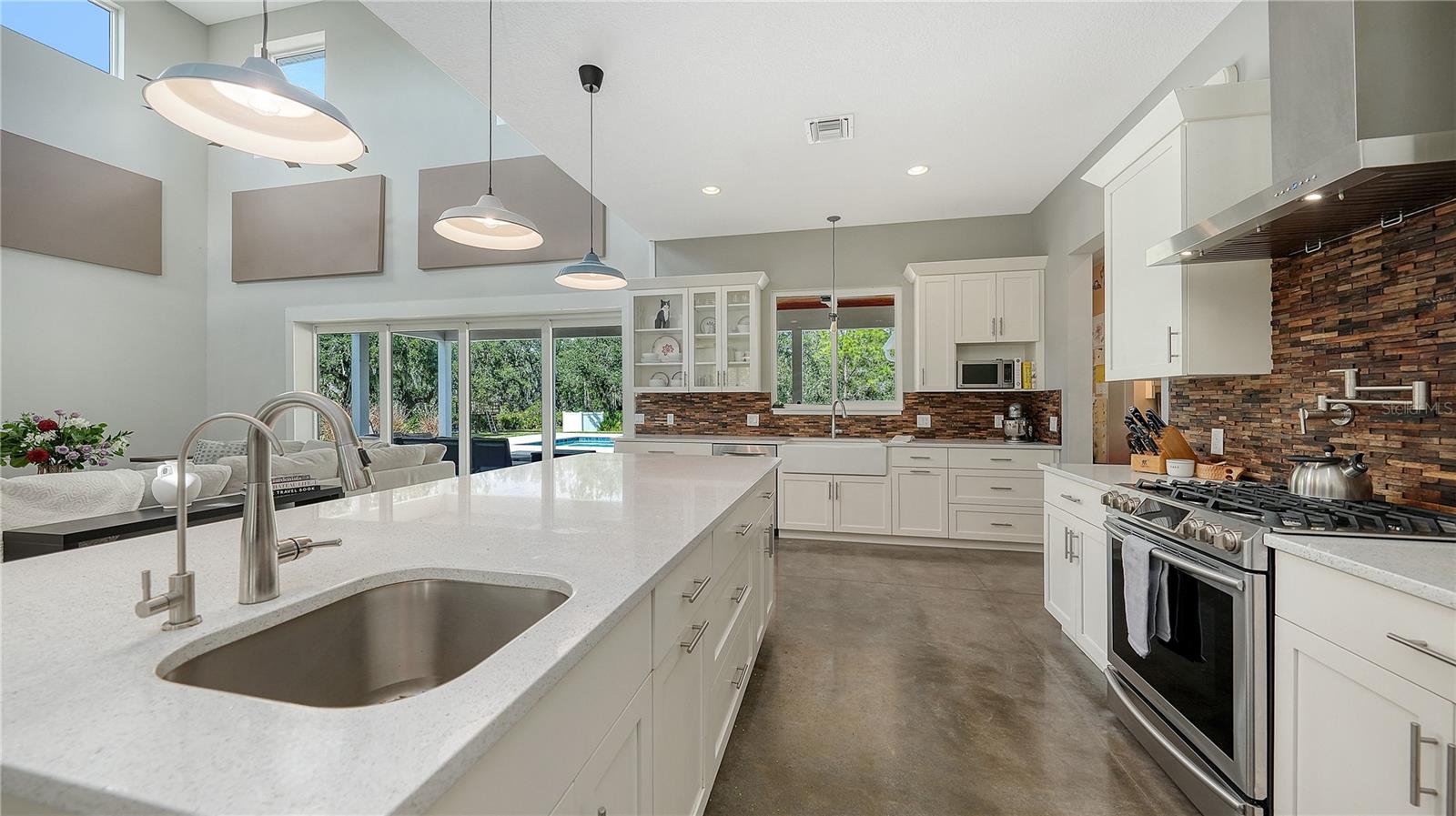 Image 19 of 58 For 1408 Oak Hammock Road