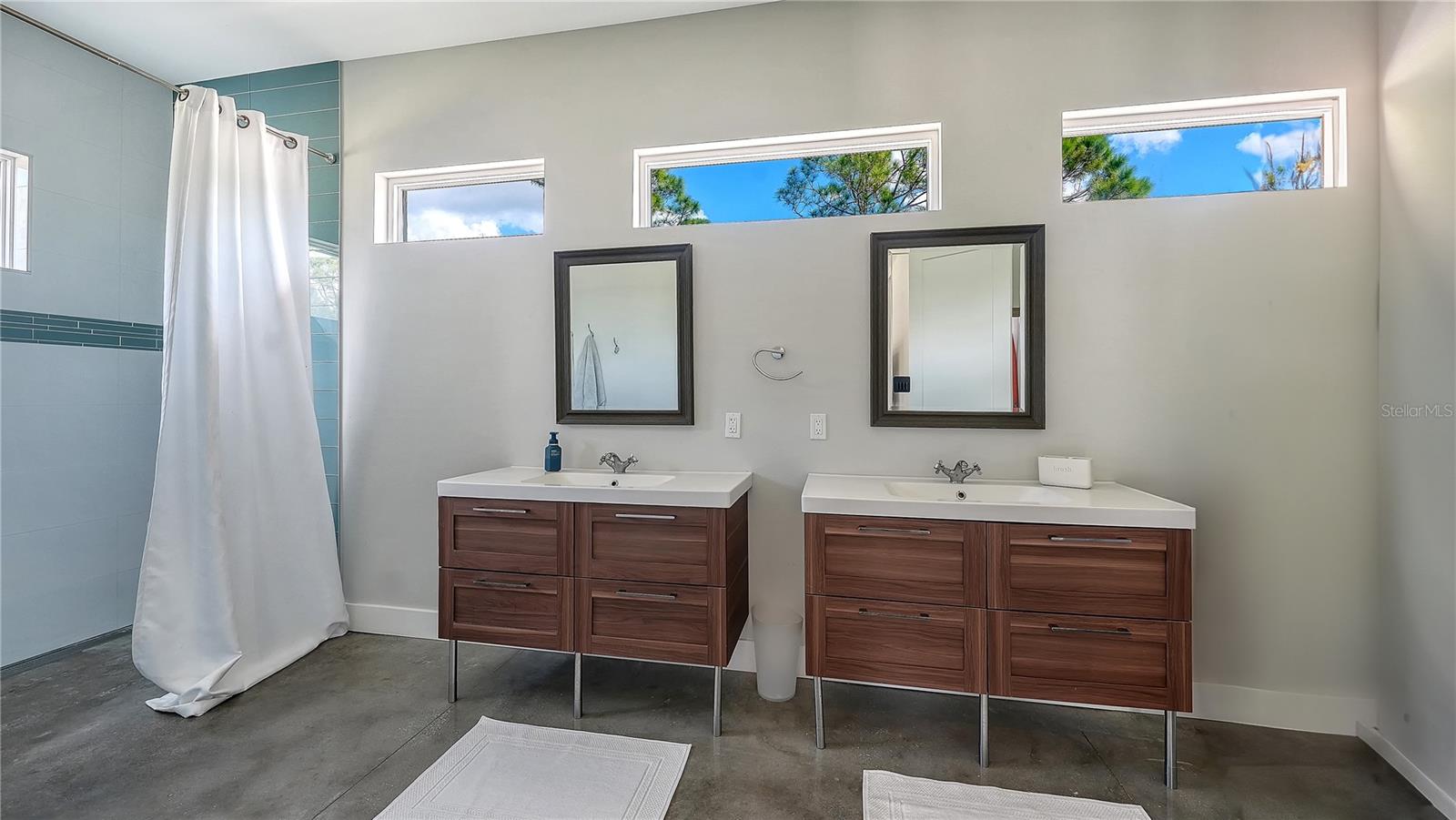 Image 28 of 58 For 1408 Oak Hammock Road