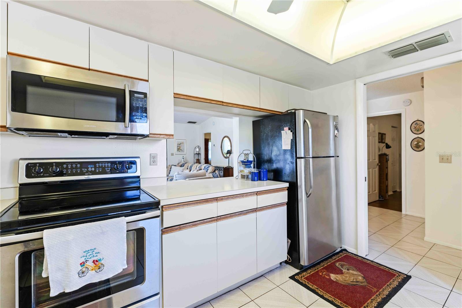 Image 10 of 20 For 311 Oak Hill Way 26