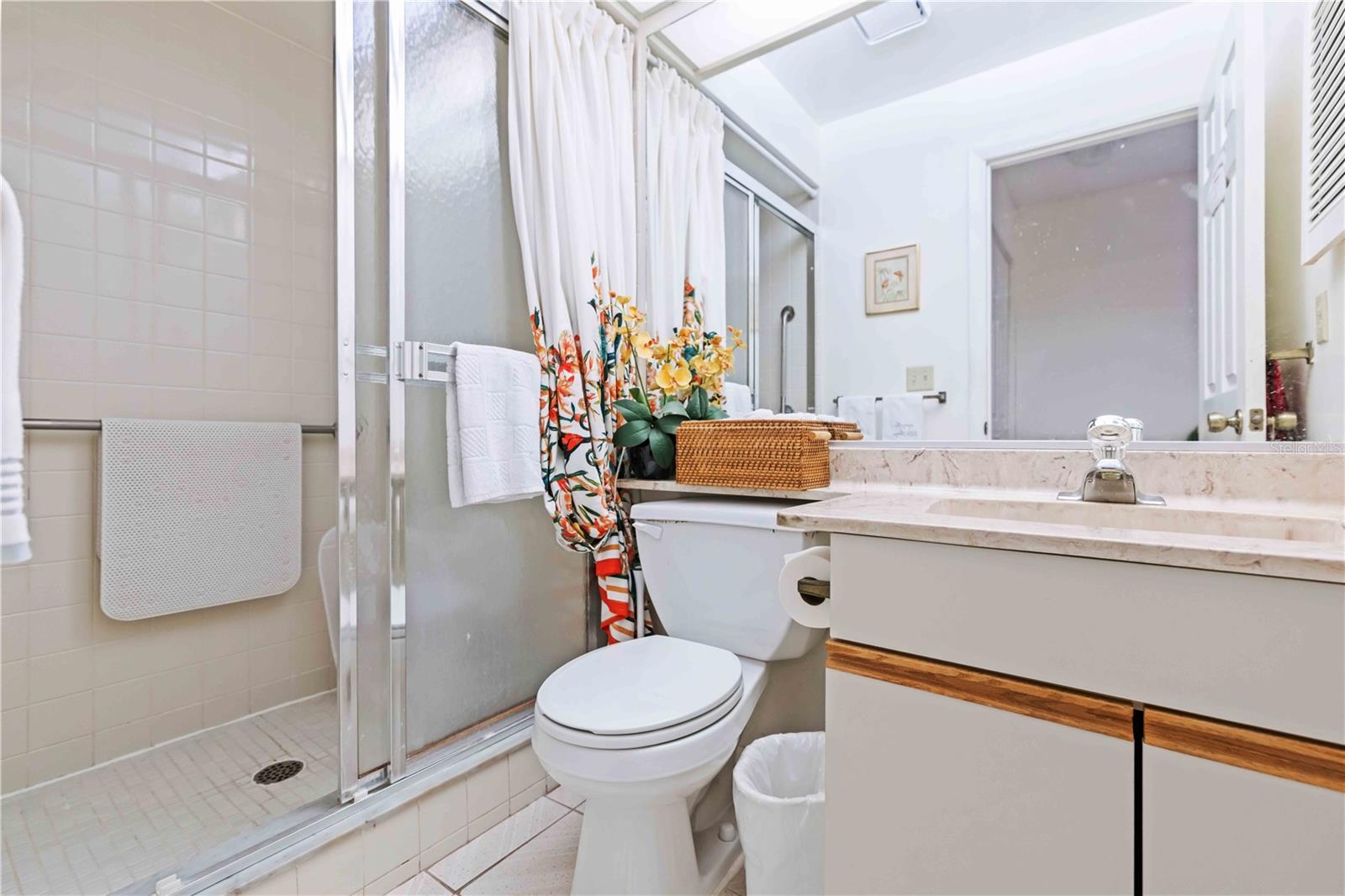 Image 12 of 20 For 311 Oak Hill Way 26