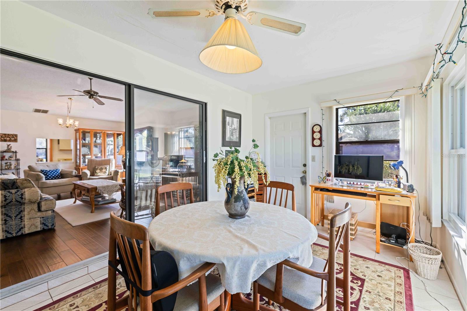 Image 17 of 20 For 311 Oak Hill Way 26