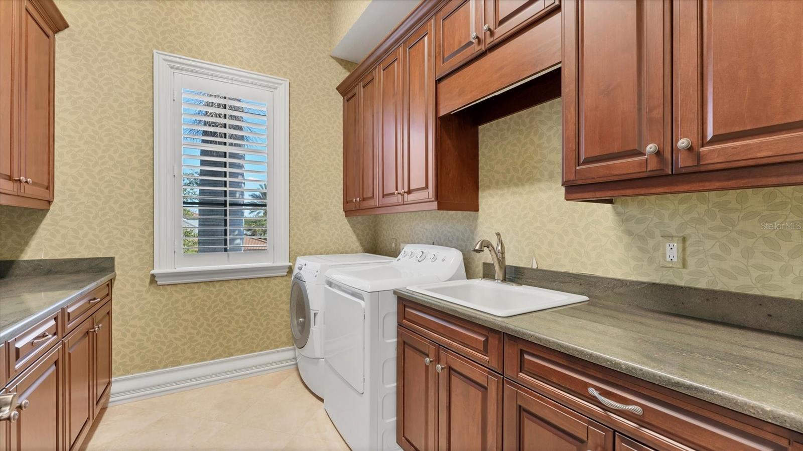 Image 78 of 97 For 19451 Ganton Avenue