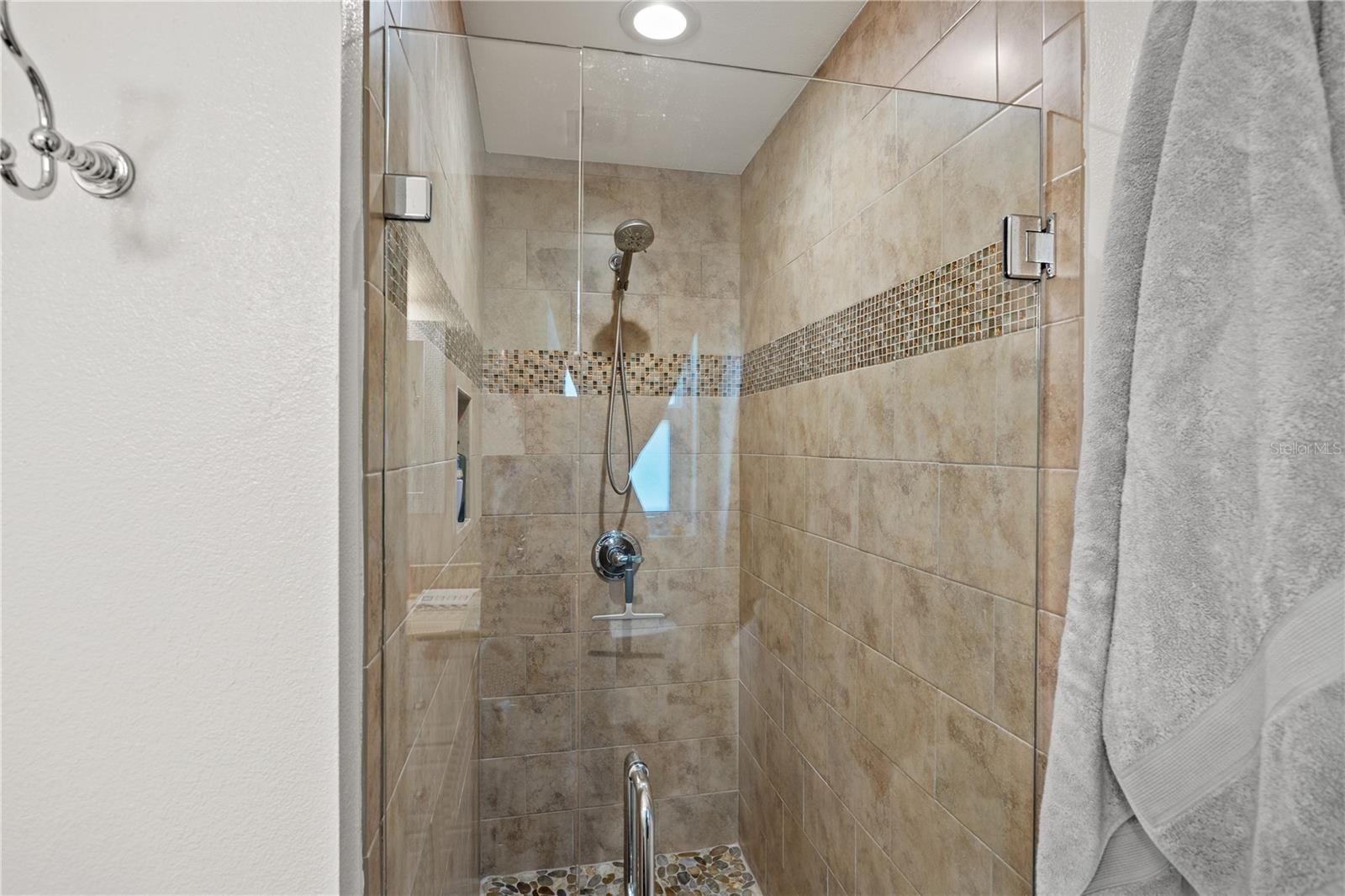 Image 18 of 38 For 4910 78th Street E