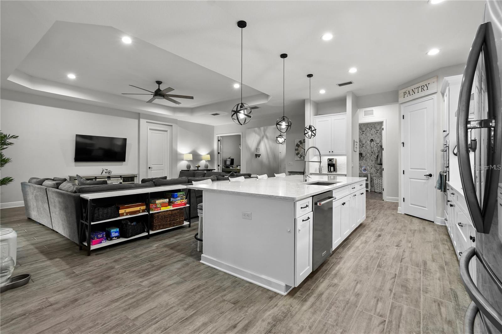 Image 10 of 89 For 4423 Fly Rod Terrace