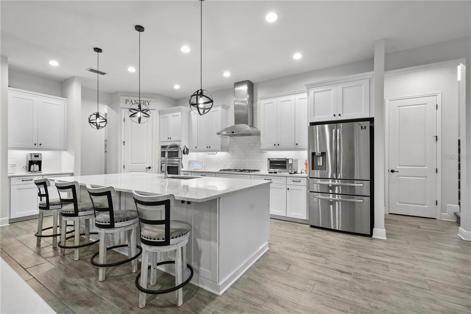 Image 12 of 89 For 4423 Fly Rod Terrace