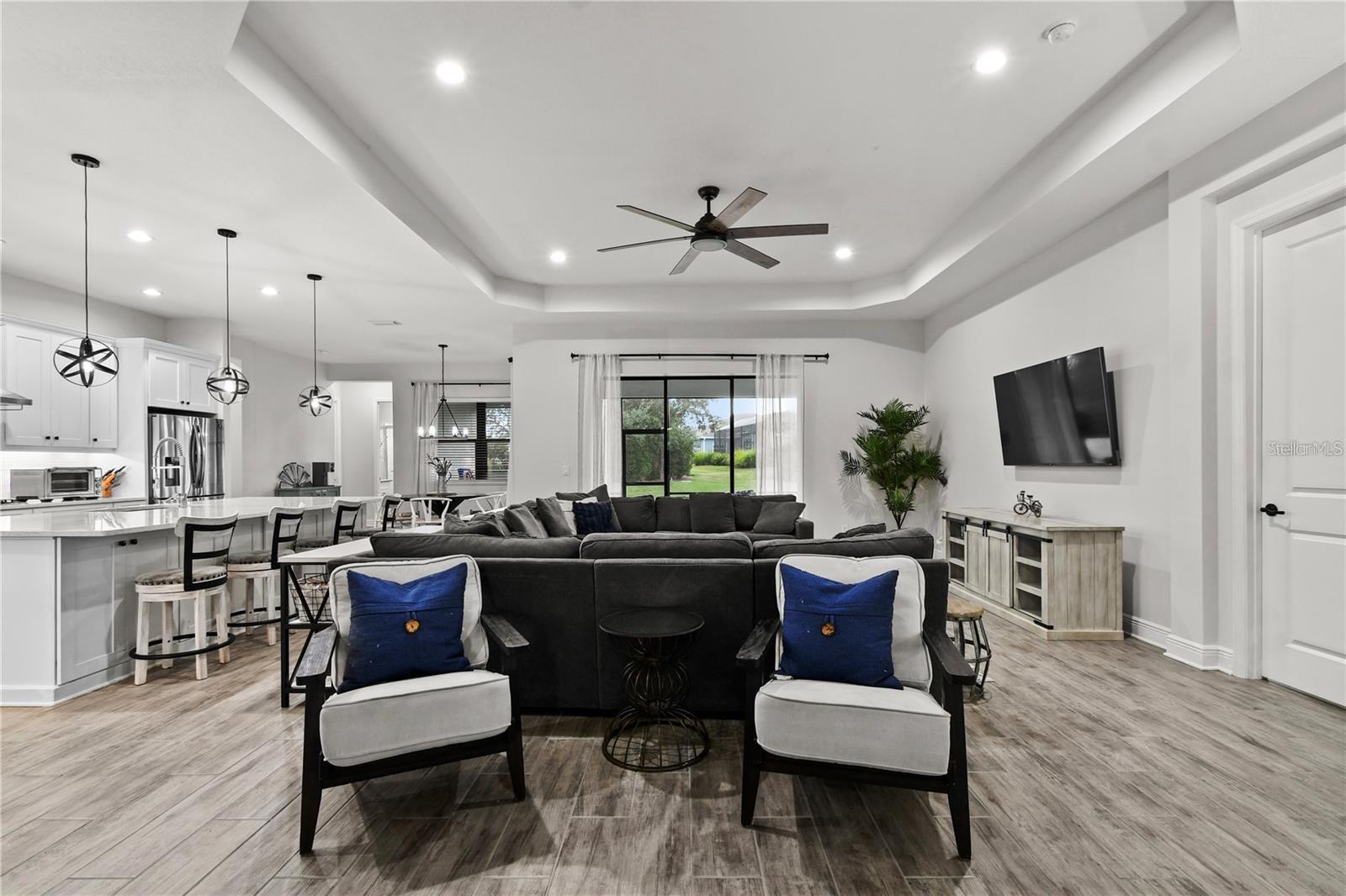 Image 16 of 89 For 4423 Fly Rod Terrace