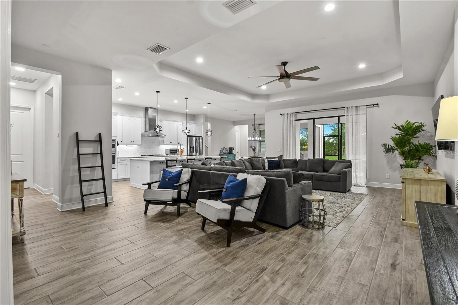 Image 18 of 89 For 4423 Fly Rod Terrace