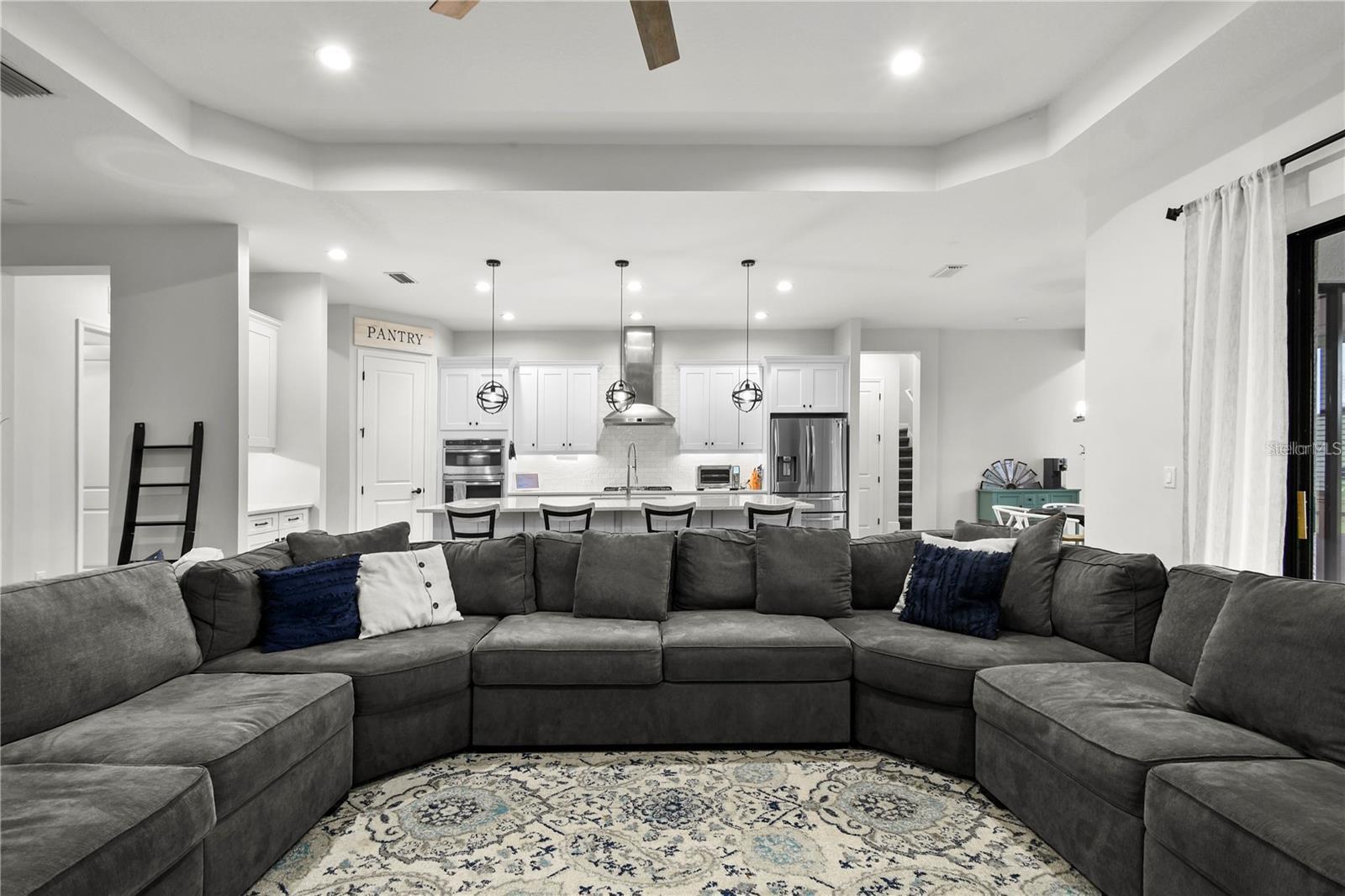 Image 19 of 89 For 4423 Fly Rod Terrace