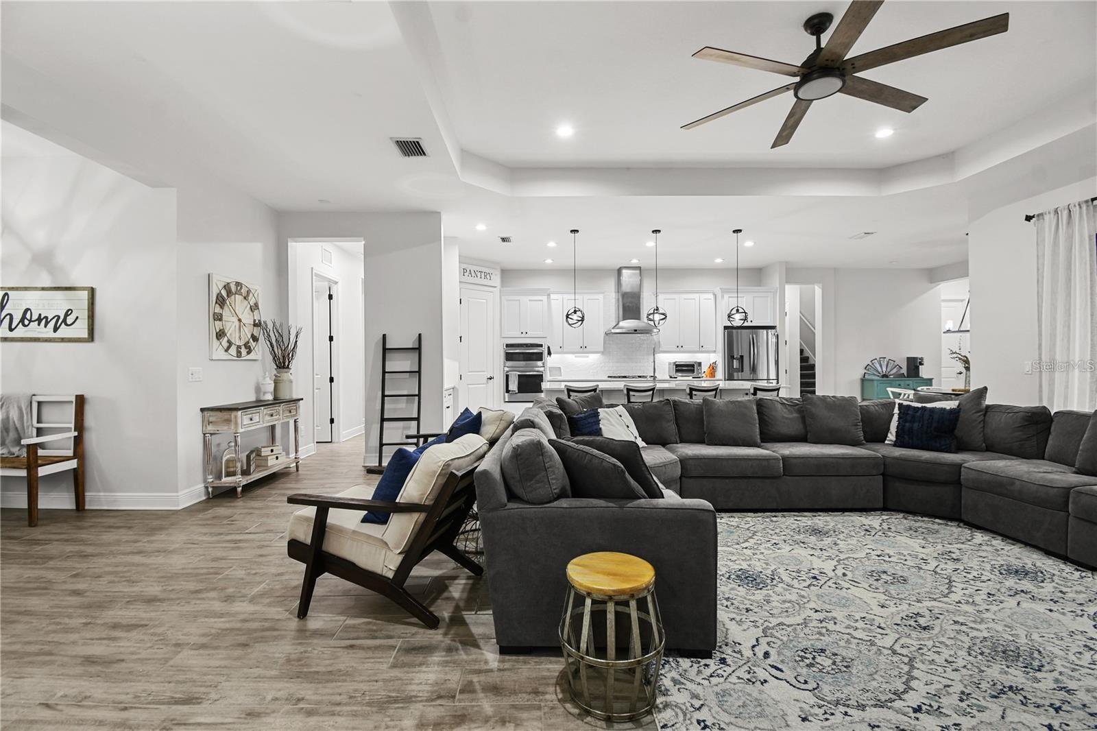 Image 21 of 89 For 4423 Fly Rod Terrace