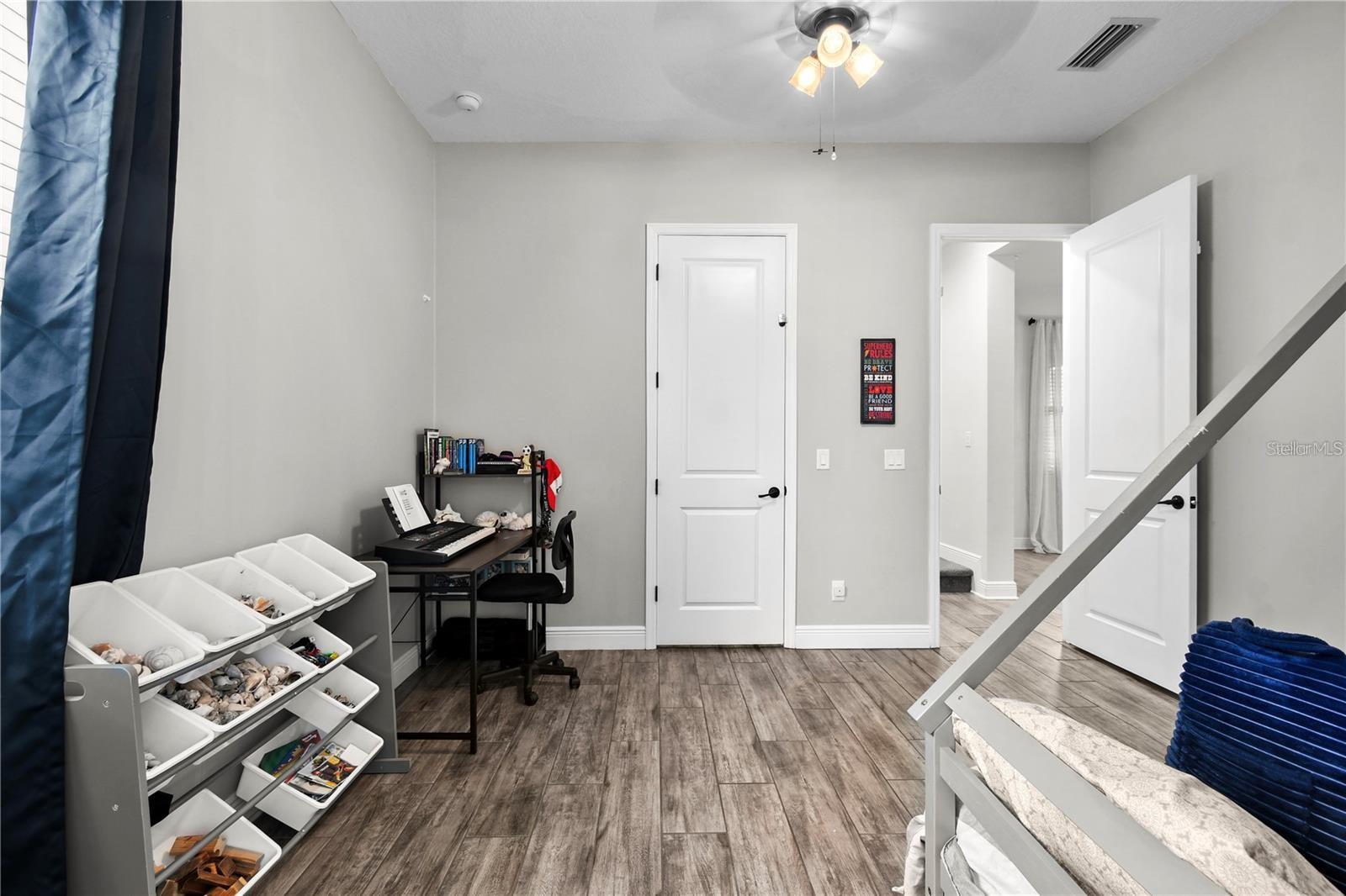 Image 42 of 89 For 4423 Fly Rod Terrace