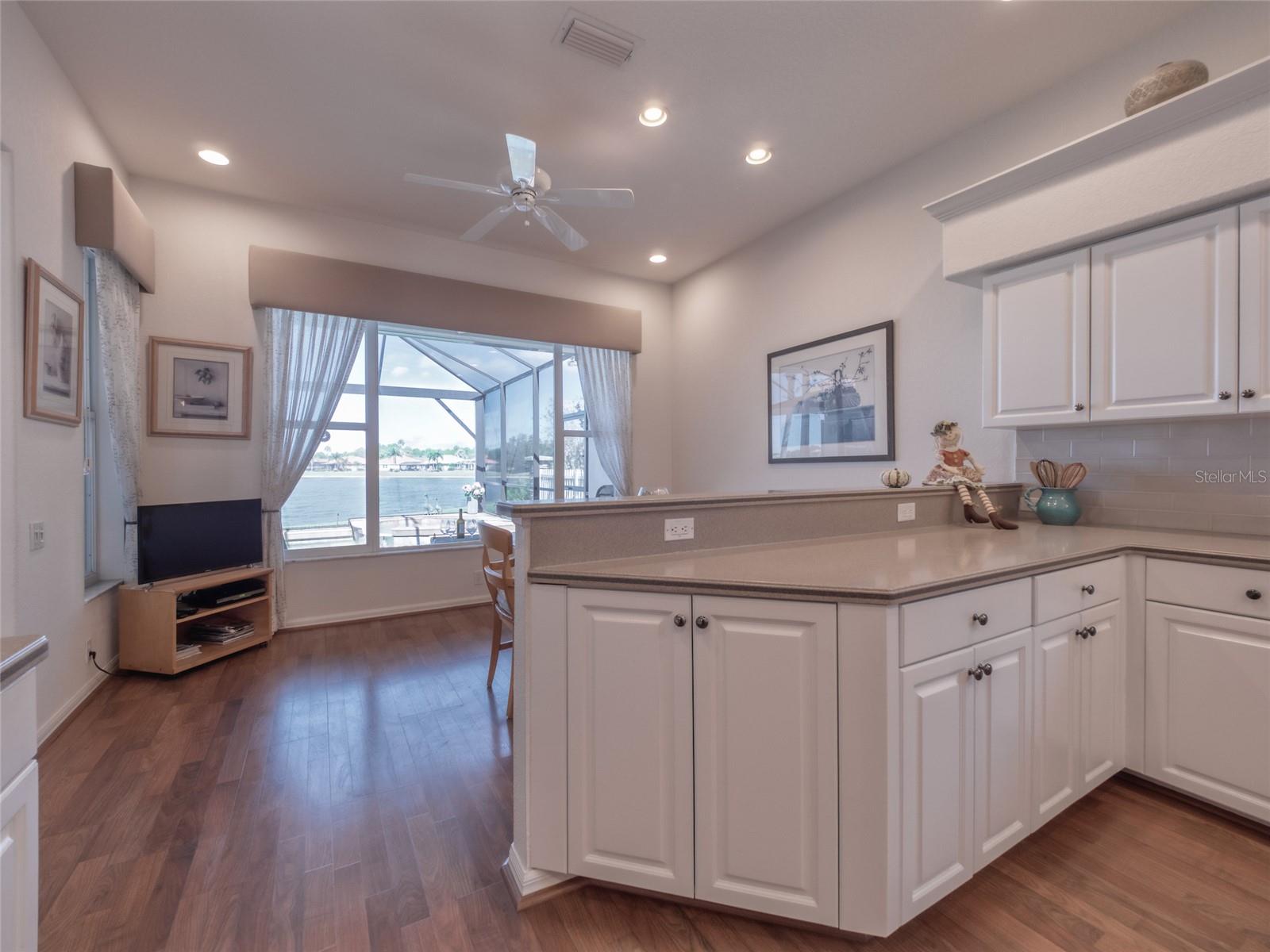 Image 27 of 78 For 6631 Waters Edge Way