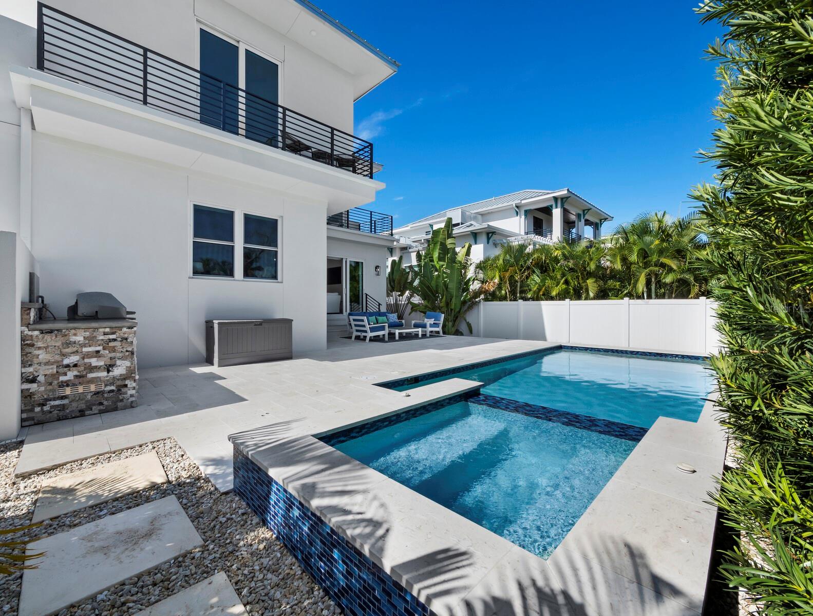 Image 44 of 87 For 6810 Longboat Drive S