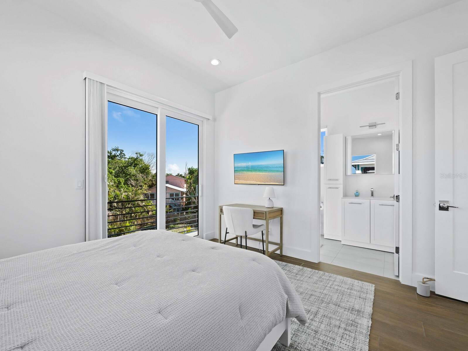 Image 55 of 87 For 6810 Longboat Drive S