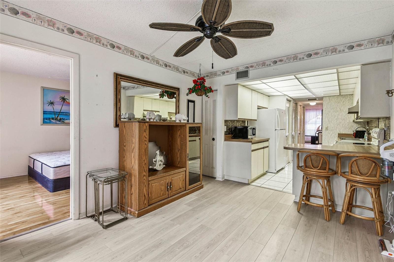 Image 13 of 62 For 515 30th Avenue W H210