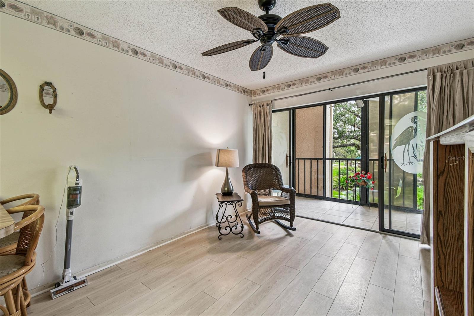 Image 15 of 62 For 515 30th Avenue W H210