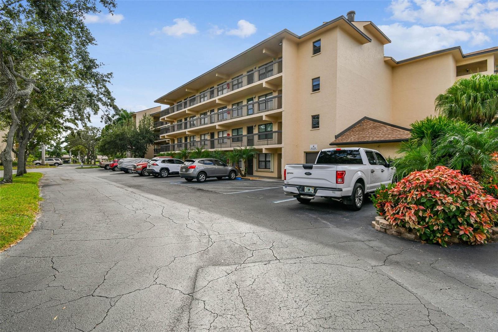 Image 3 of 62 For 515 30th Avenue W H210