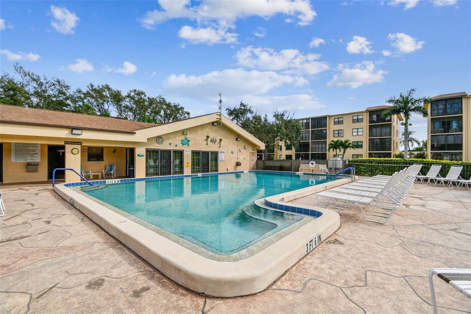 Image 39 of 62 For 515 30th Avenue W H210