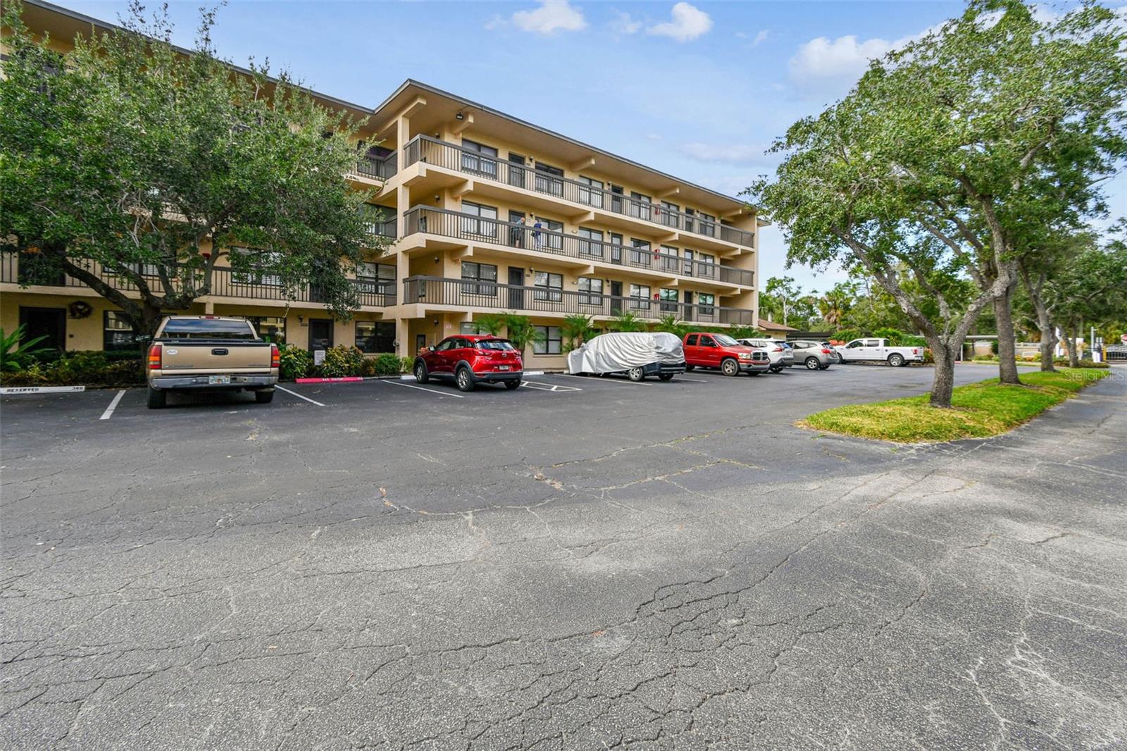 Image 43 of 62 For 515 30th Avenue W H210