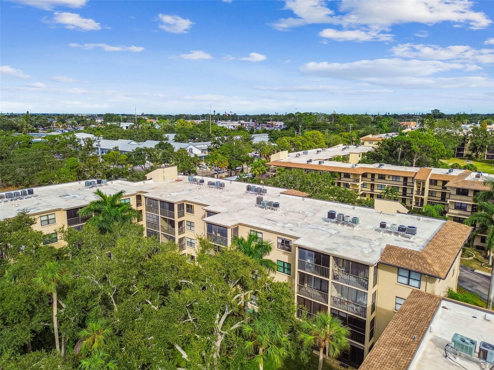 Image 44 of 62 For 515 30th Avenue W H210