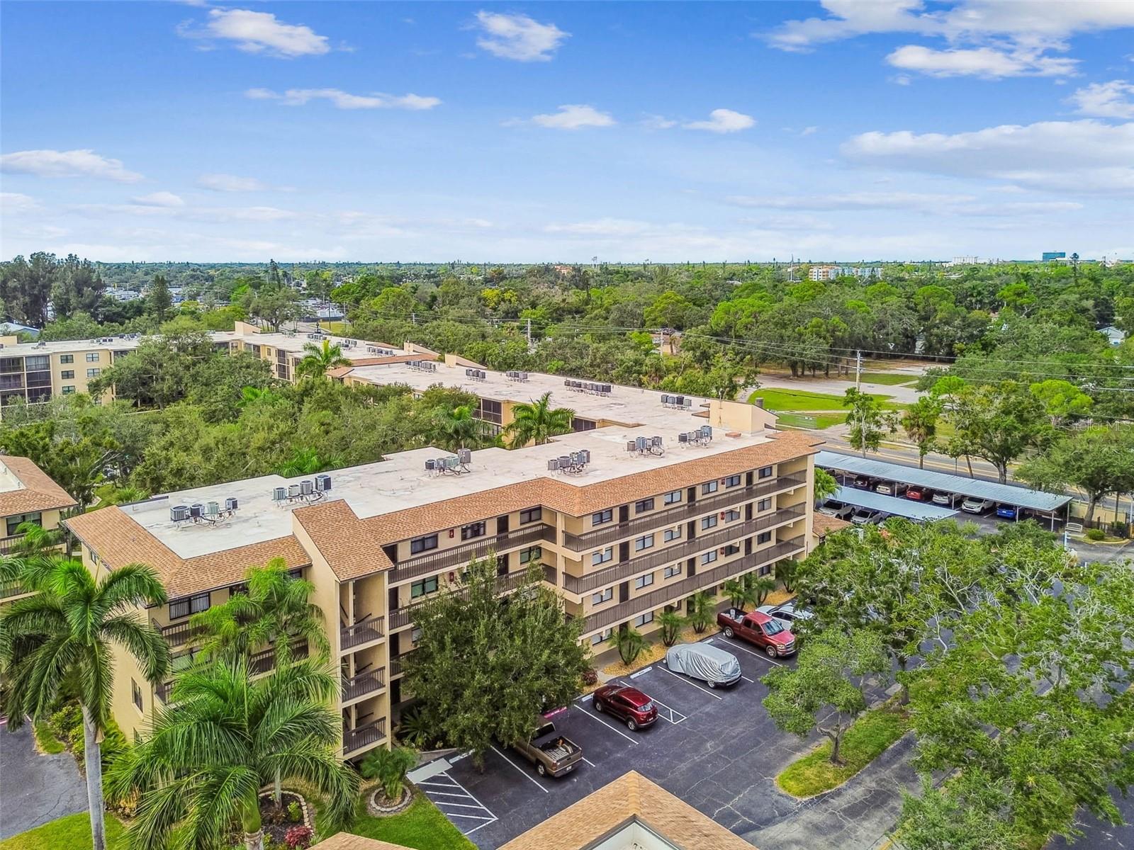 Image 47 of 62 For 515 30th Avenue W H210