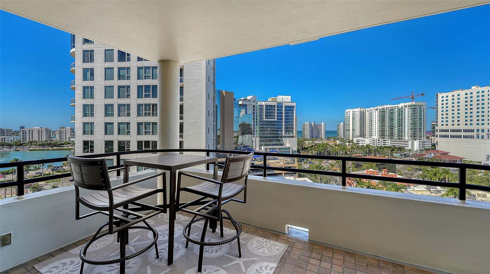 Image 11 of 75 For 1255 Gulfstream Avenue 1101