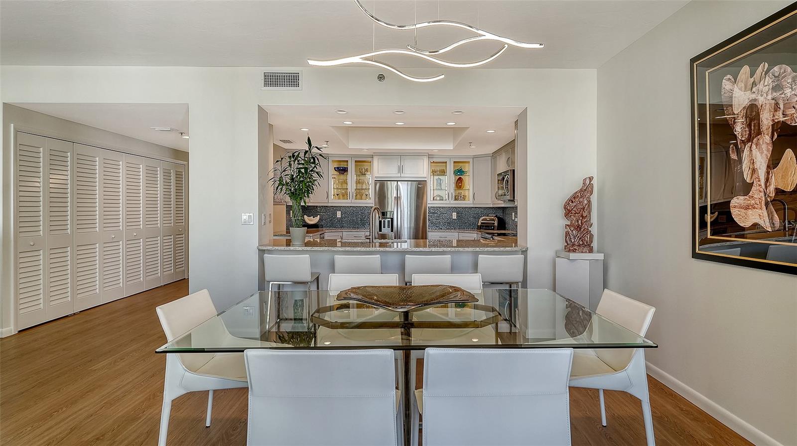 Image 26 of 75 For 1255 Gulfstream Avenue 1101