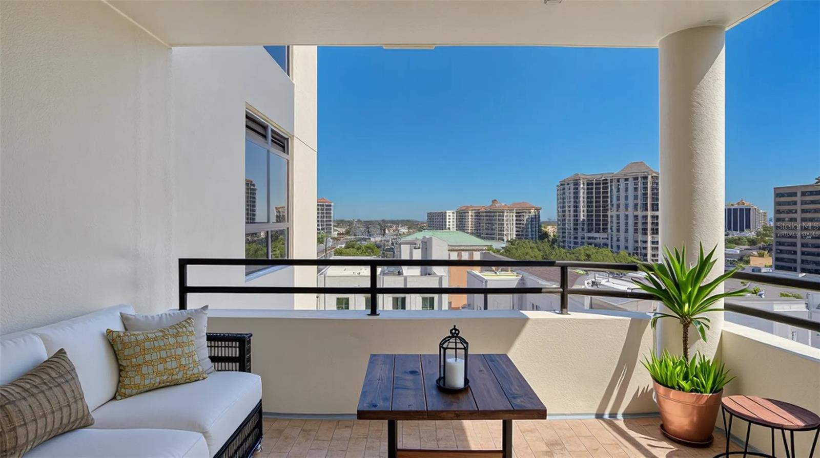 Image 49 of 75 For 1255 Gulfstream Avenue 1101