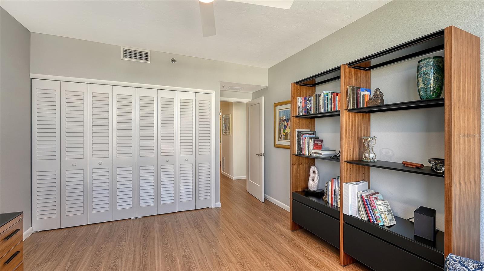 Image 55 of 75 For 1255 Gulfstream Avenue 1101