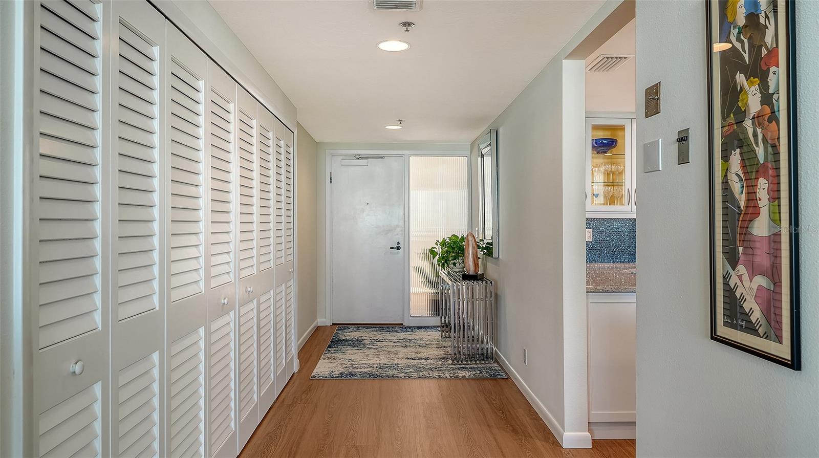 Image 8 of 75 For 1255 Gulfstream Avenue 1101