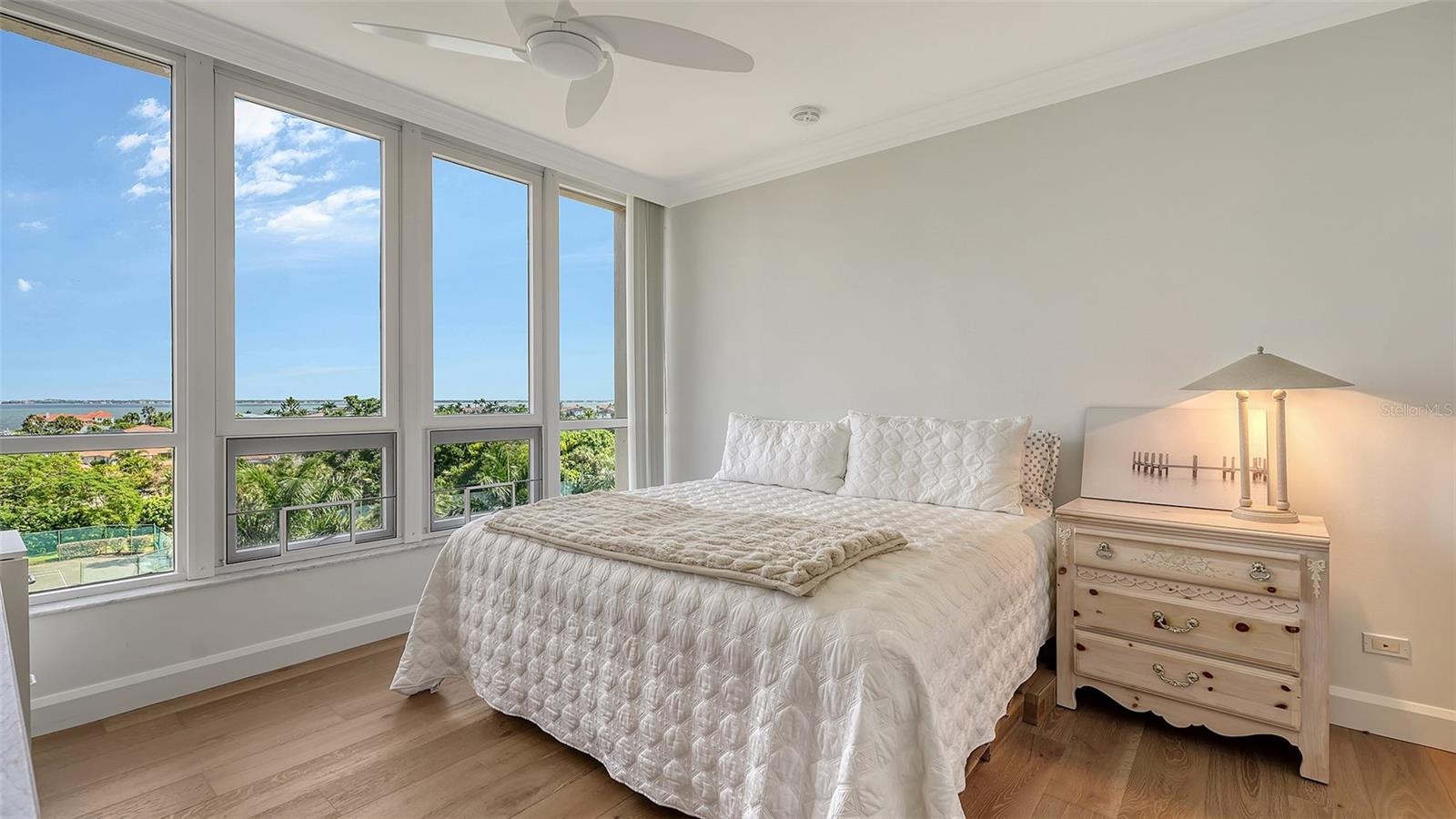 Image 25 of 43 For 1211 Gulf Of Mexico Drive 301