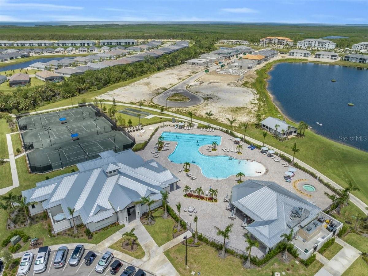 Image 44 of 89 For 14214 Heritage Landing Boulevard 817