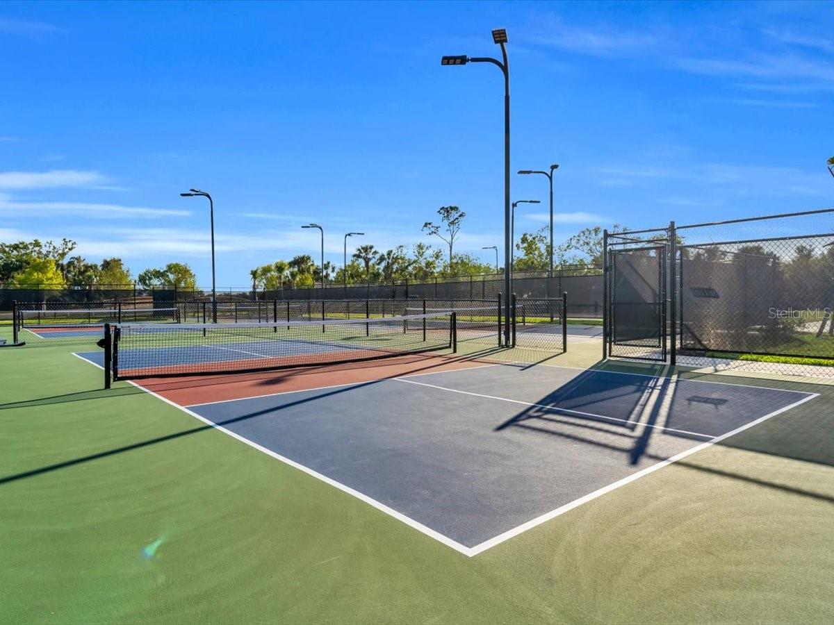 Image 78 of 89 For 14214 Heritage Landing Boulevard 817