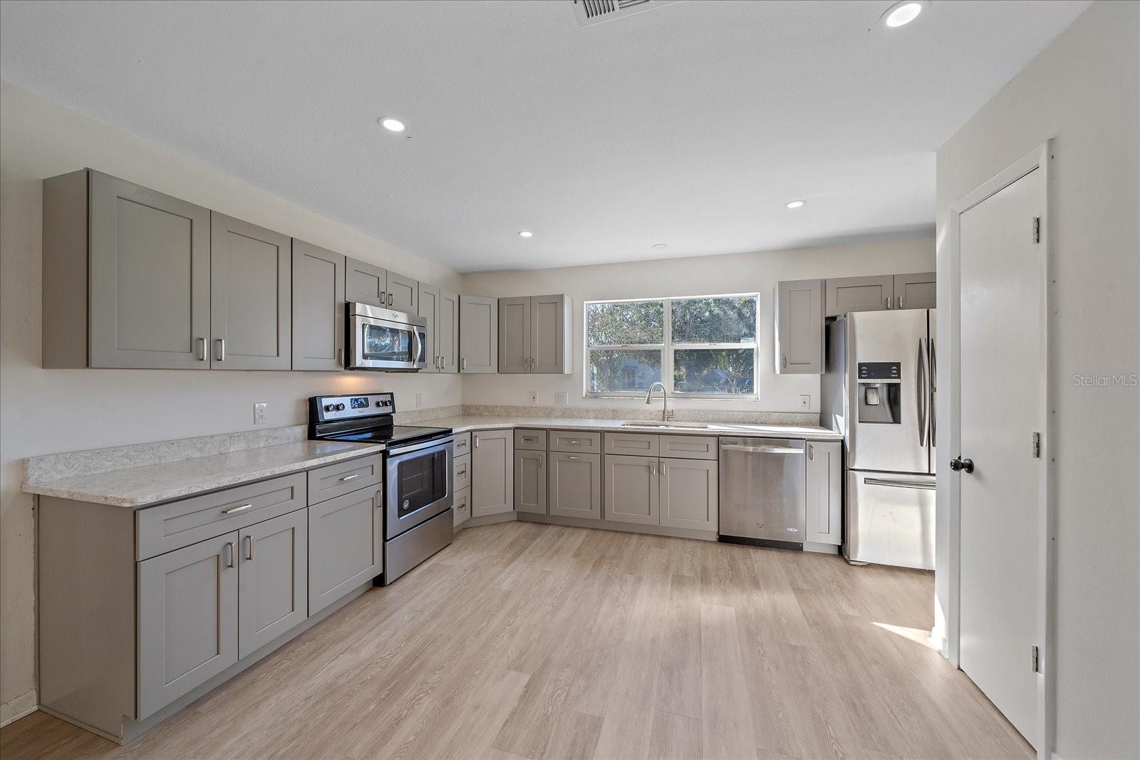 Image 9 of 24 For 1543 20th Street