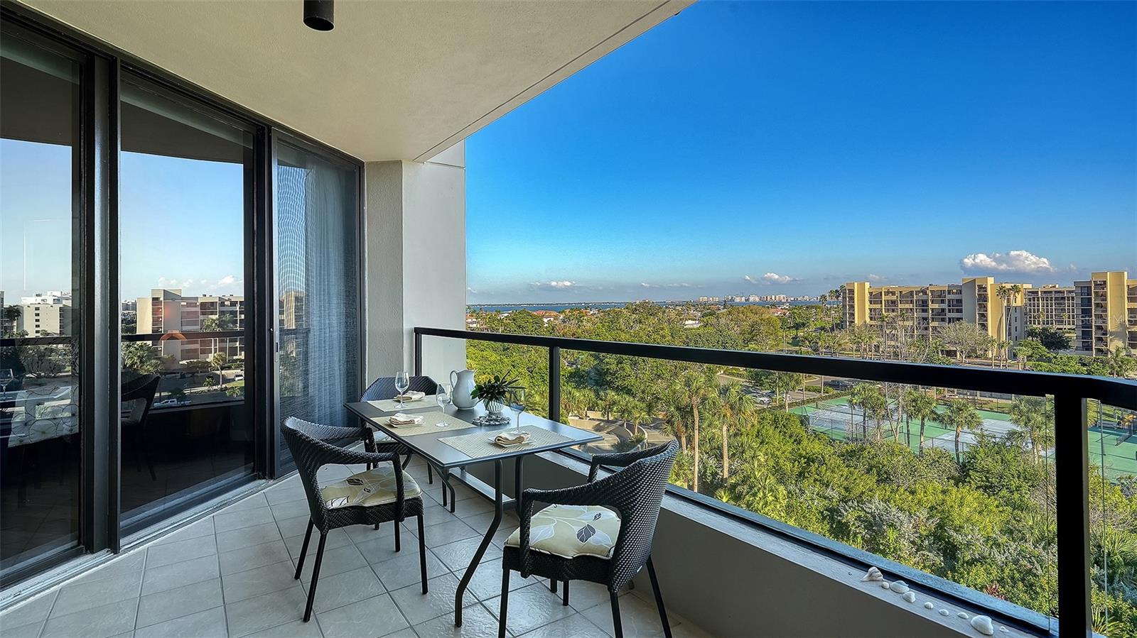 Image 11 of 39 For 1211 Gulf Of Mexico Drive 408