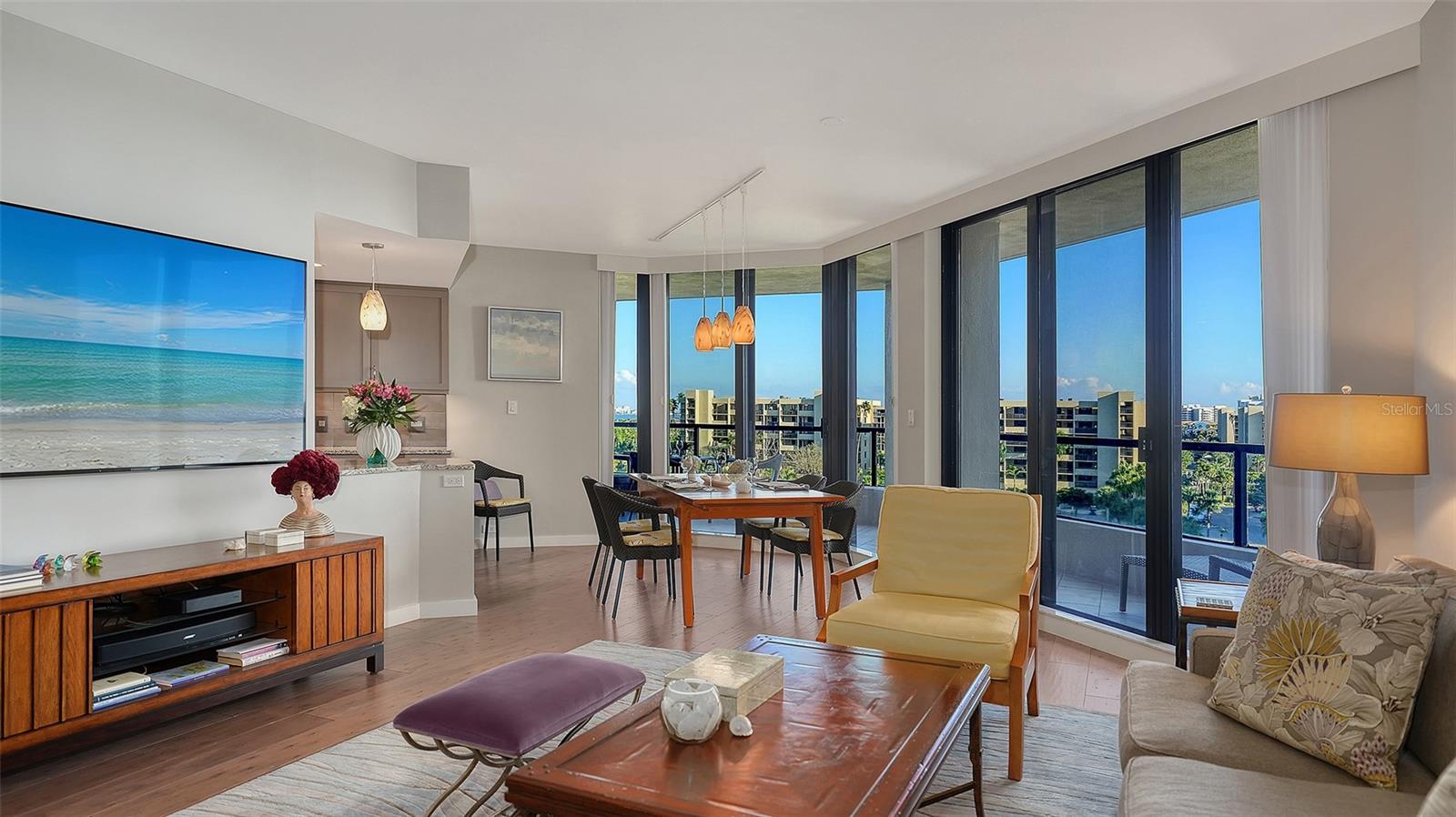 Image 8 of 39 For 1211 Gulf Of Mexico Drive 408