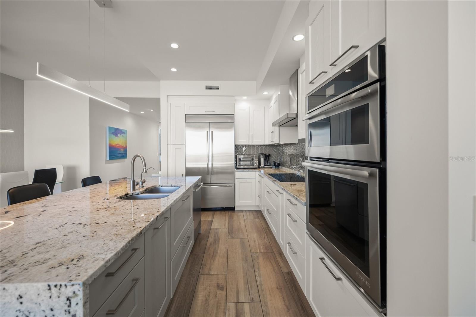 Image 11 of 94 For 1155 Gulfstream Avenue 1006