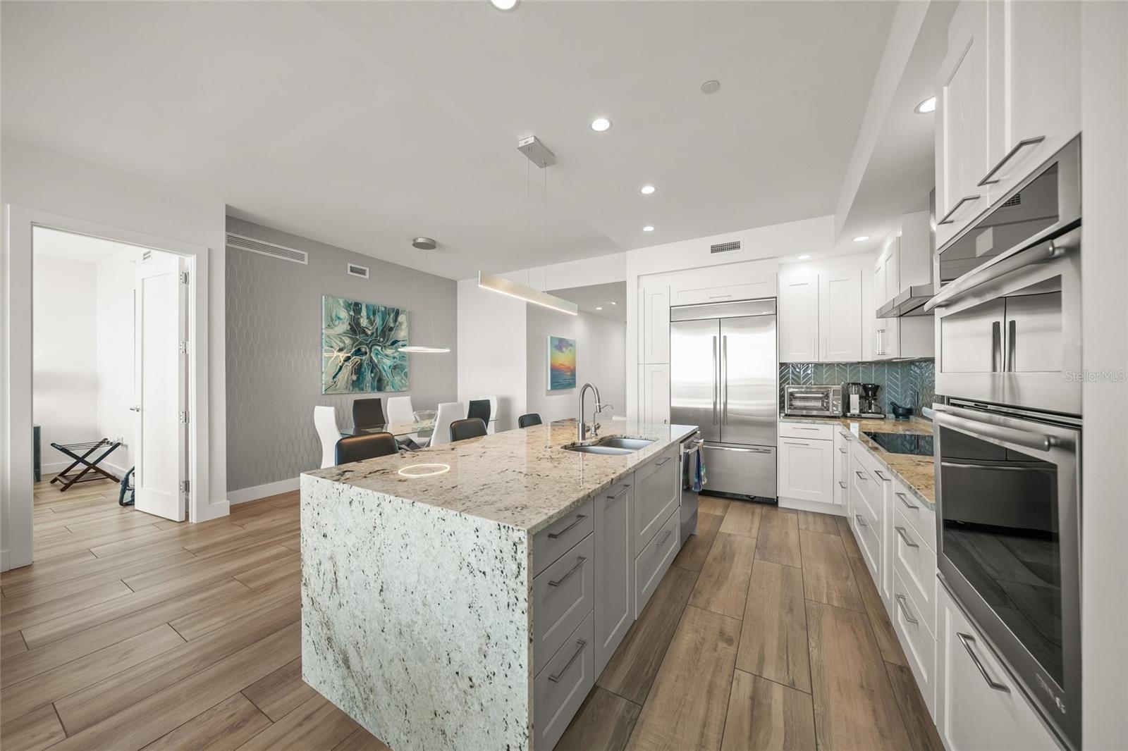 Image 13 of 94 For 1155 Gulfstream Avenue 1006