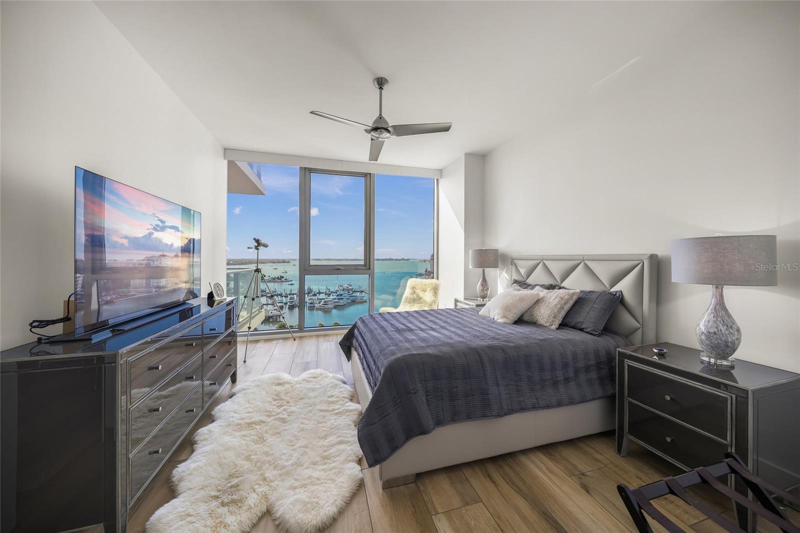 Image 32 of 94 For 1155 Gulfstream Avenue 1006