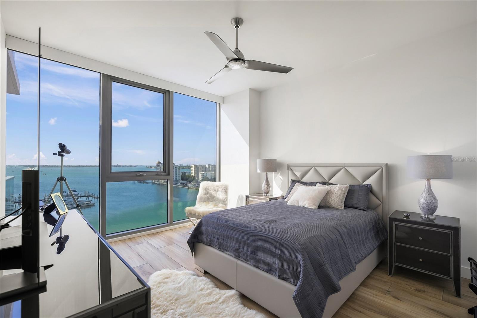 Image 33 of 94 For 1155 Gulfstream Avenue 1006