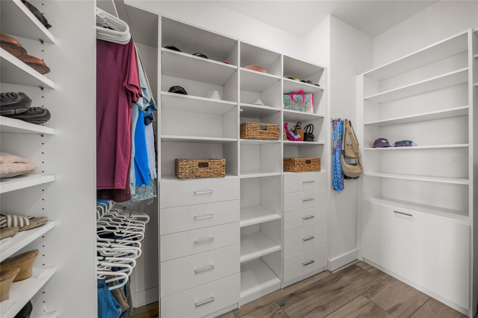 Image 39 of 94 For 1155 Gulfstream Avenue 1006