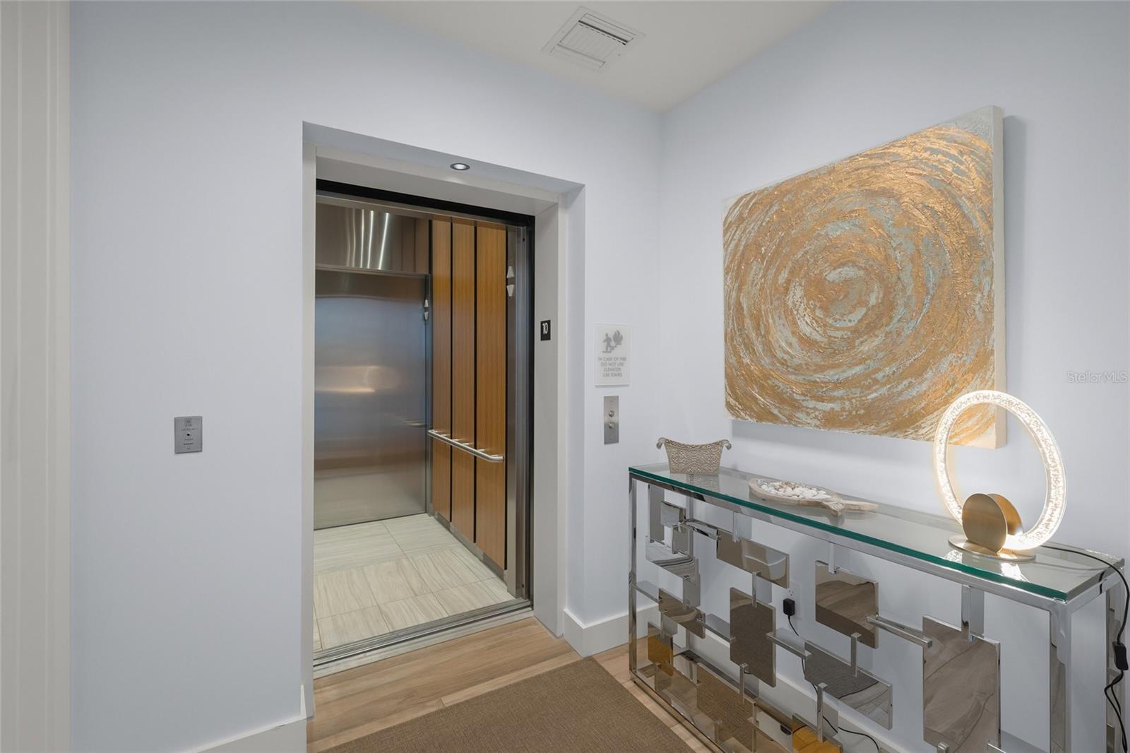 Image 4 of 94 For 1155 Gulfstream Avenue 1006