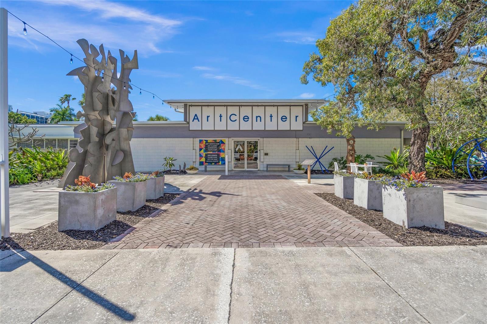 Image 81 of 94 For 1155 Gulfstream Avenue 1006