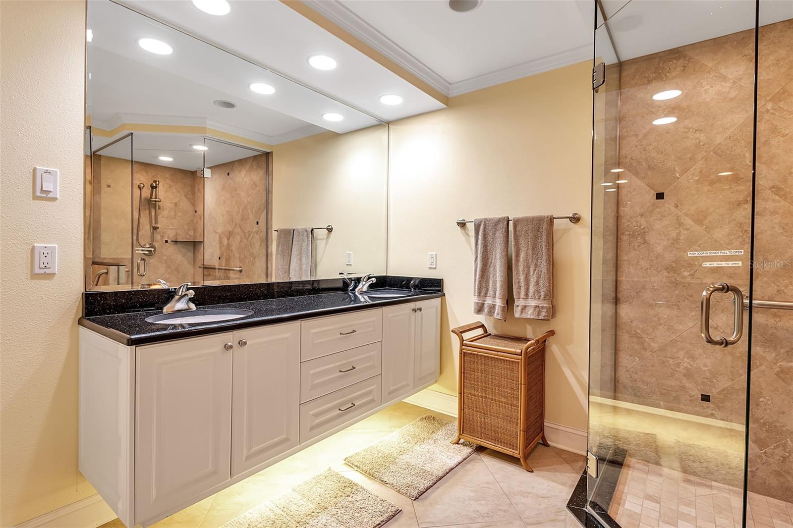 Image 21 of 33 For 3840 Mariners Way 514a